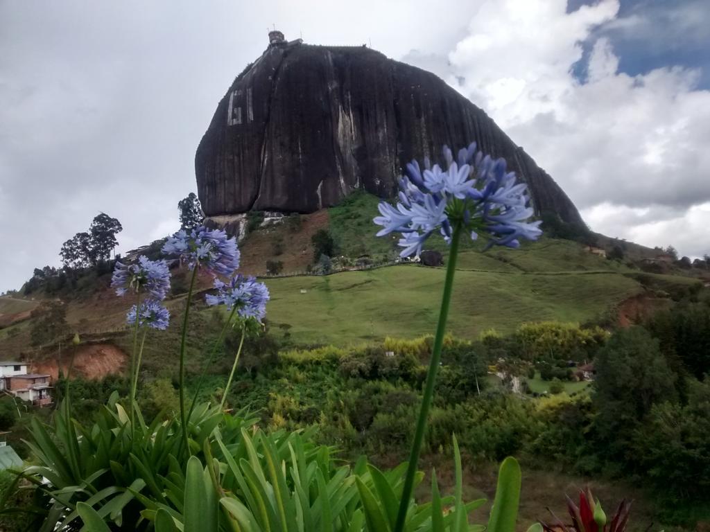 Casa Galeria Guatape Villa Luaran gambar
